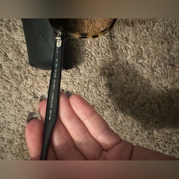 Ray Ban Wayfarer Sunglasses - Picture 4 of 4